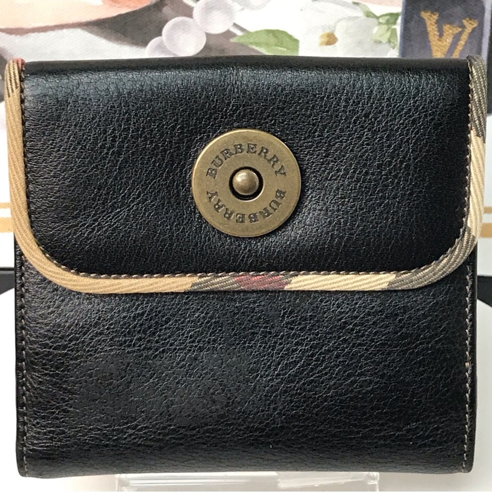 BURBERRY Signature Nova Check Trim Bifold Wallet 😍🔥 - Picture 13 of 17